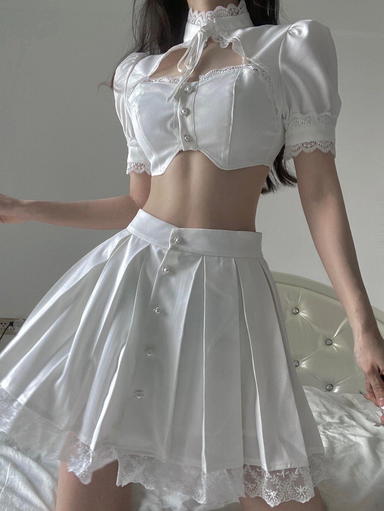 Female Sweet Niche Retro White Lace Top And Skirt