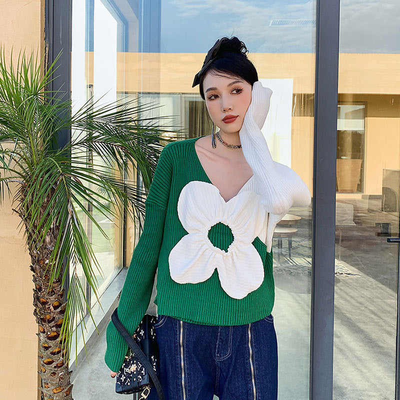 V-collar Contrast Color Stitching Applique Design Knitted Sweater