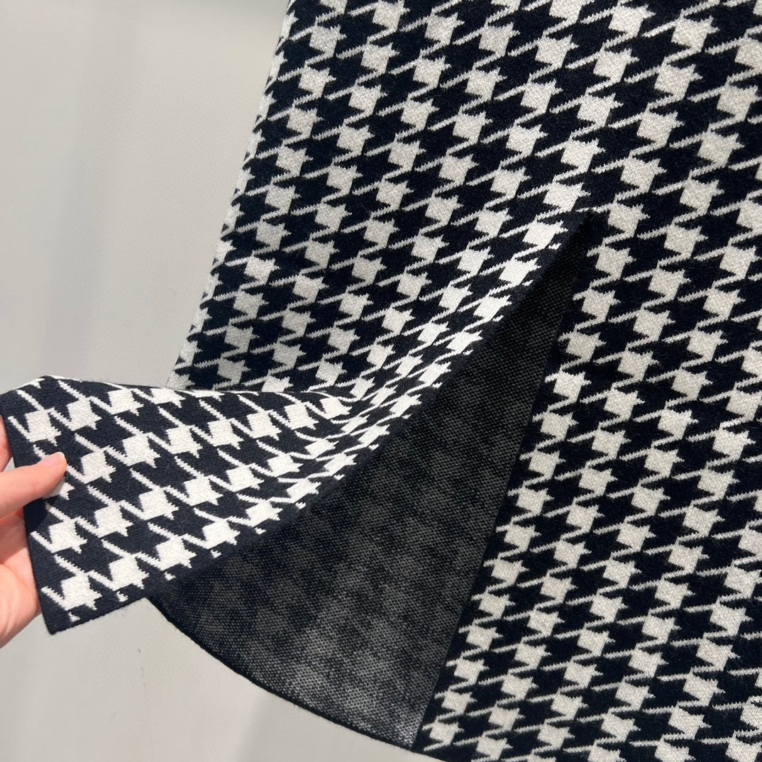 Fashionable Black And White Plaid Hip Skirt High Waist Mid-length Skirt