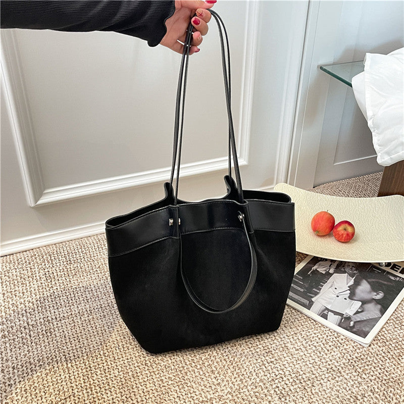 Chic, Western-style Large-capacity Commuter Shoulder Bag