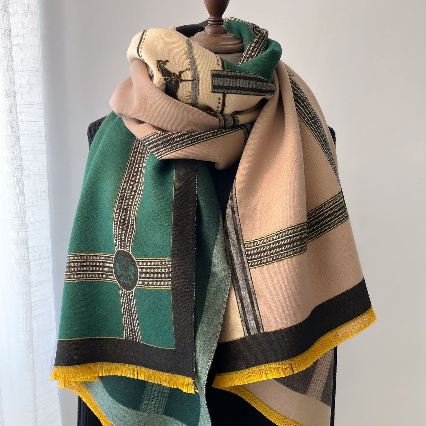 Women's Fashion Warm Scarf Temperament Shawl