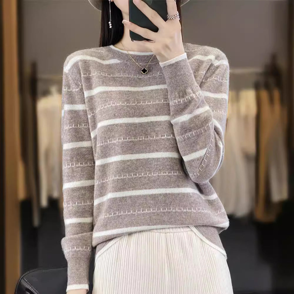 Womens Striped Long-Sleeve Sweater With A Crew Neck For FallWinter