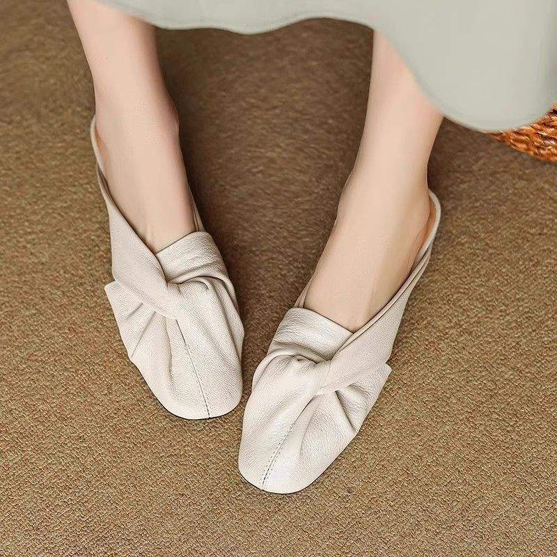 Soft-leather Outerwear Low-heeled Sandals