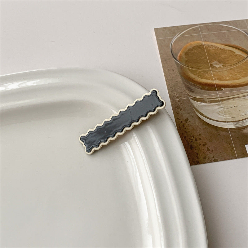 Korean Instagram-style Black-and-white Checkerboard Hair Clip