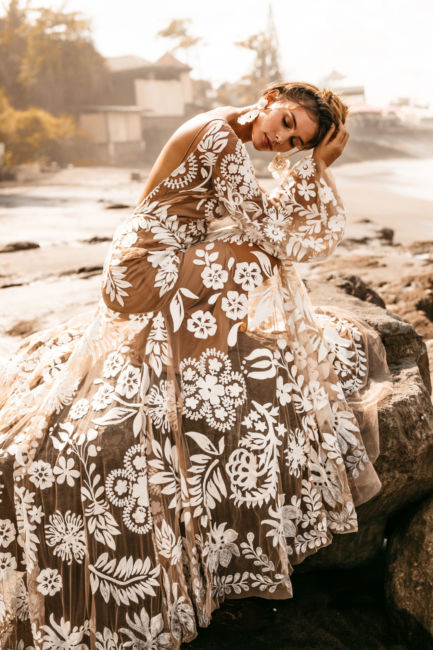 Mesh Embroidered Puff Sleeve Backless Dress Gown New Style