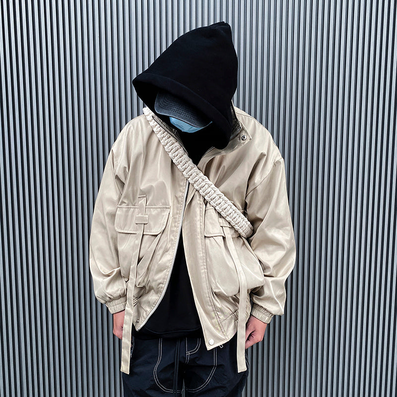 Nylon trenchcoat med store lommer og stropper