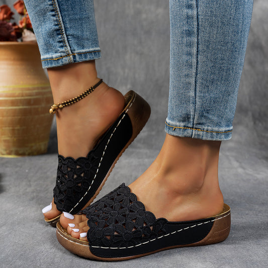 New Flower Cutout Women's Outer Wedge Beach Slippers