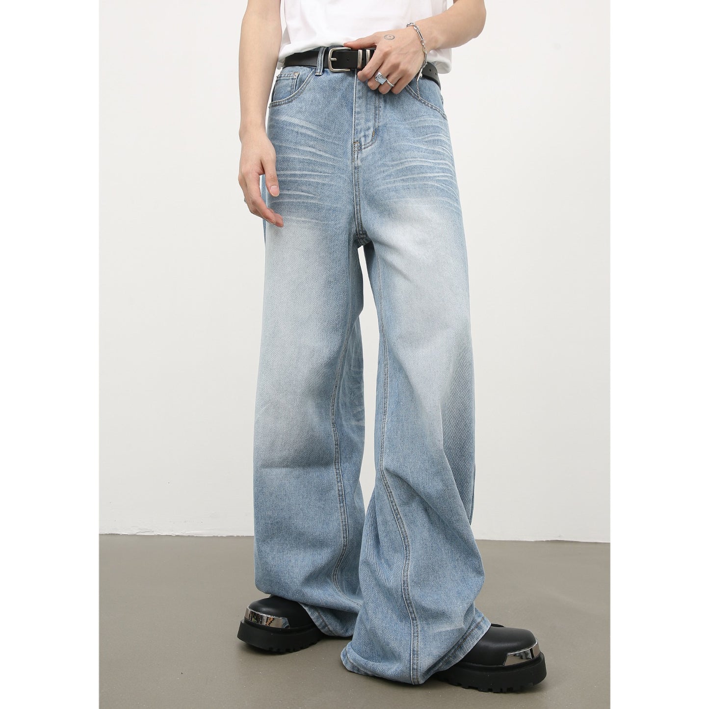 Men's American-style Creases Worn Looking Washed-out Straight Jeans