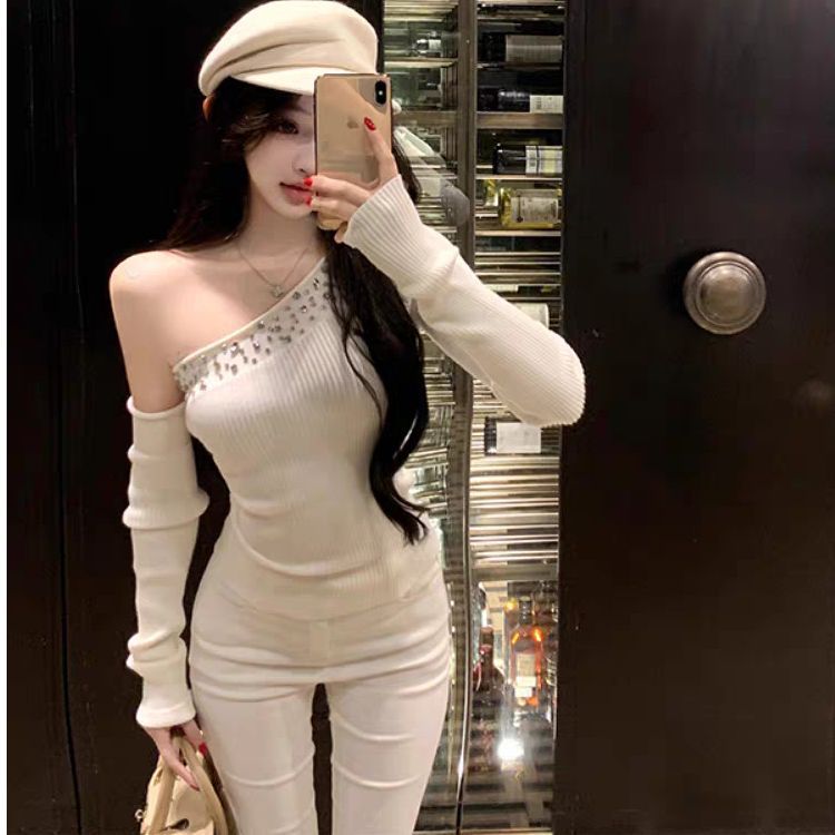 Figure-flattering Asymmetrical Cropped Top