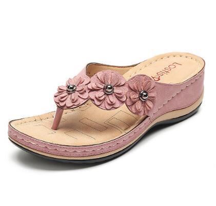 Retro Slope With Casual Flip-Flops