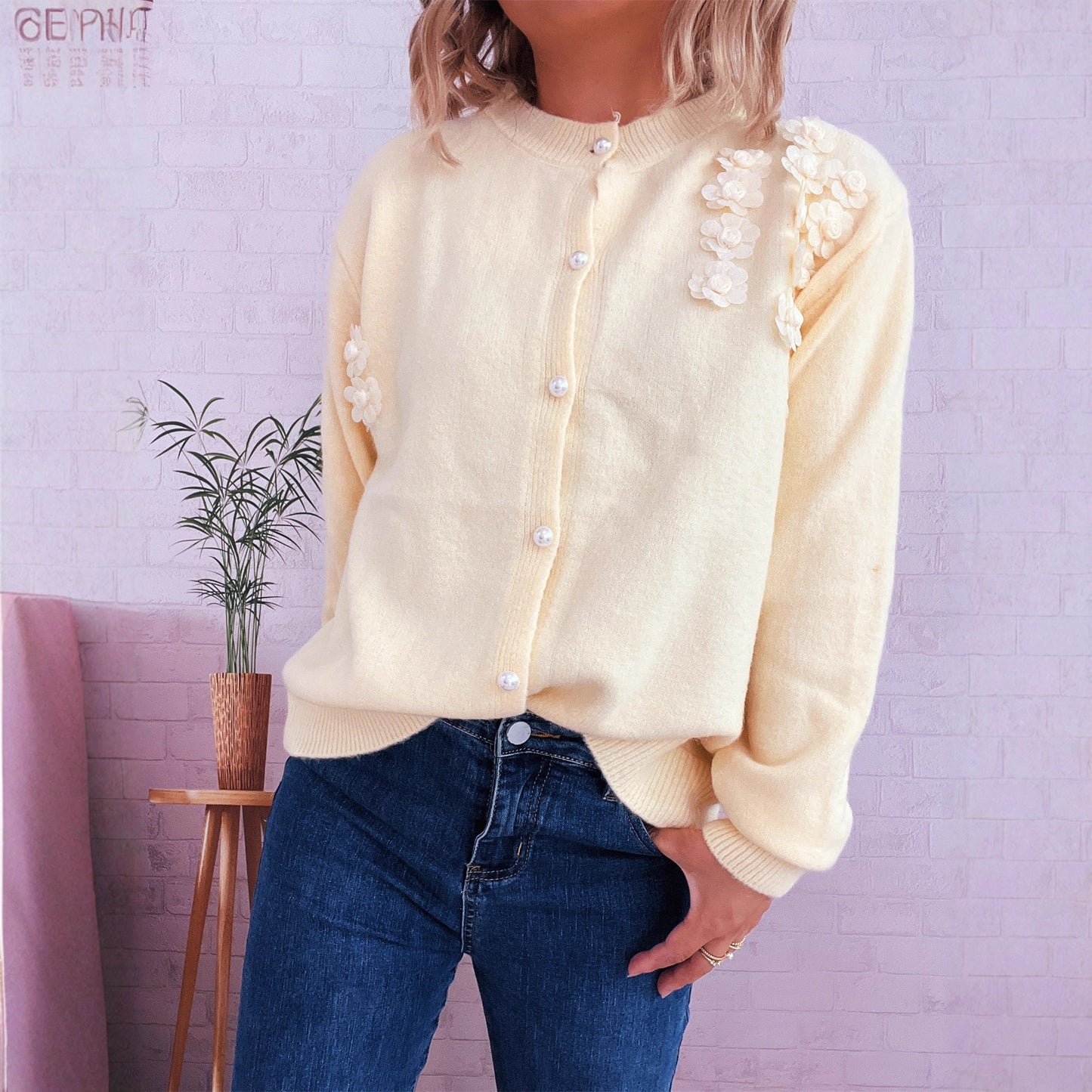 Knitted Button Three-dimensional Flower Decorative Knitted Sweater