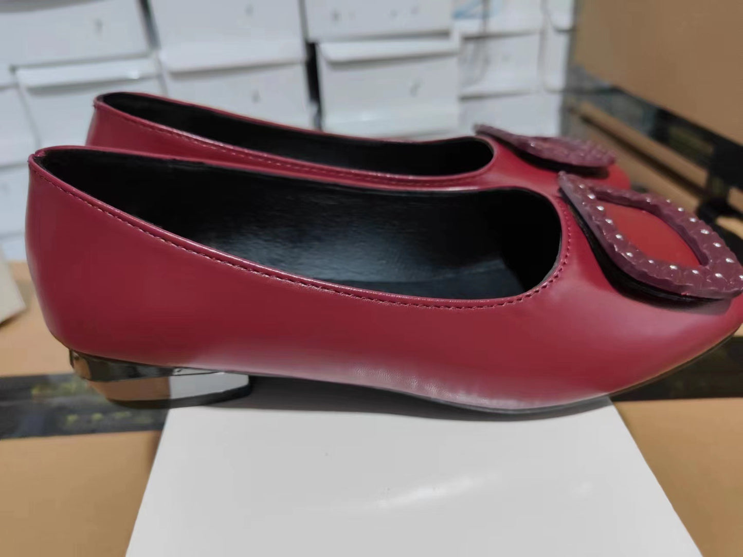 Nye afslappede enkle slip-on sko med firkantet spænde, mellem og lav hæl