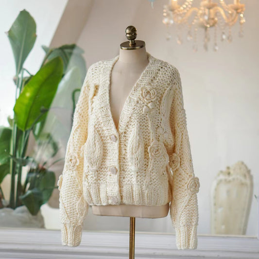 Håndlavet hæklet V-hals-sweater med flagermusærmer