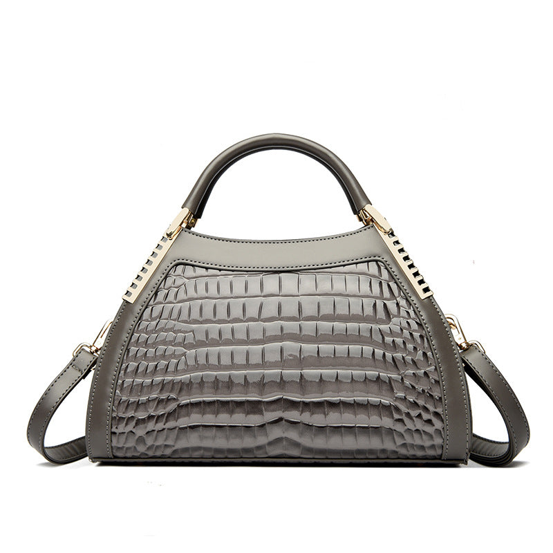 Fashion New Women's Large-capacity Retro Handbag