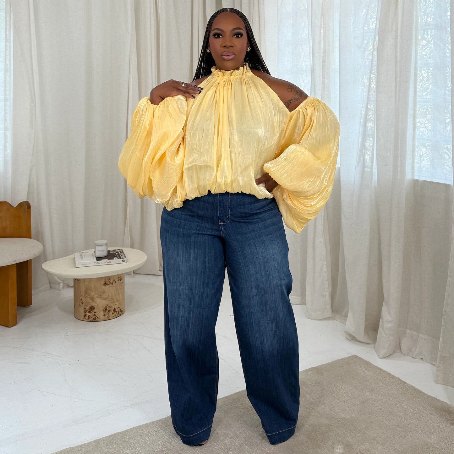 Design-forward Womens Top With An Off-the-shoulder Cut And Puffed Organza Sleeves
