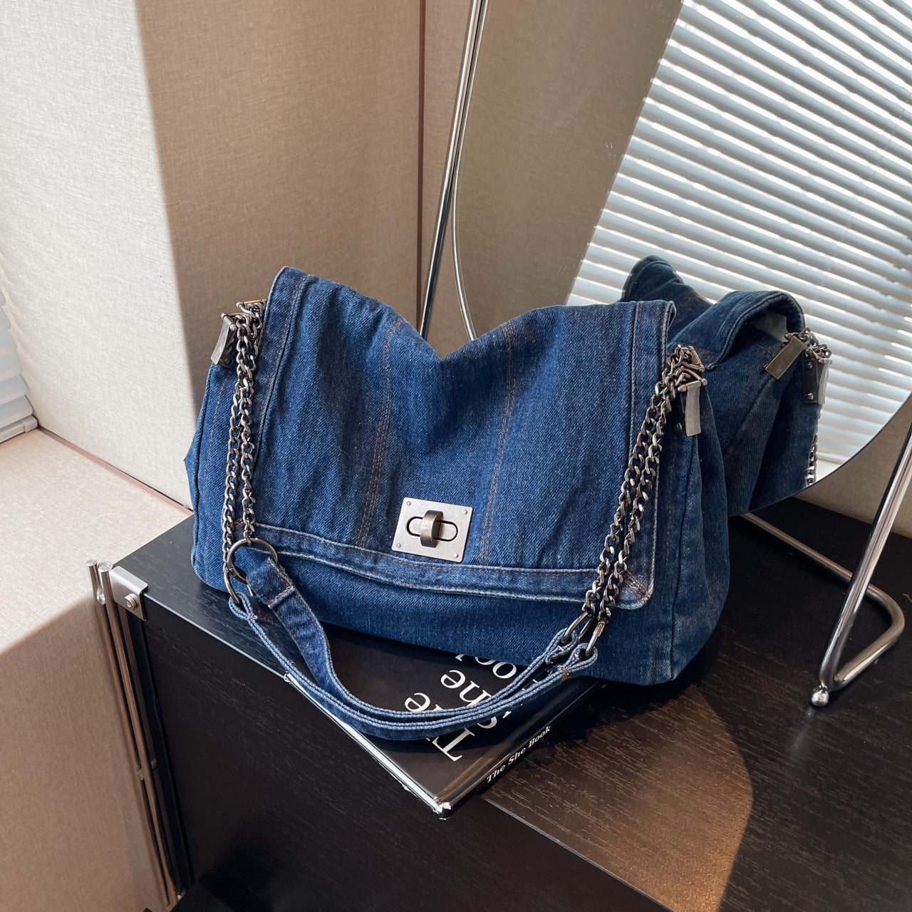 Alsidig Denim Tote Til Kvinder  Smart Crossbody Taske Med Kædestrop, Rummelig Hverdags- Og Arbejdstaske
