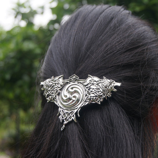 Women's Nordic Retro Double Wolf Clip