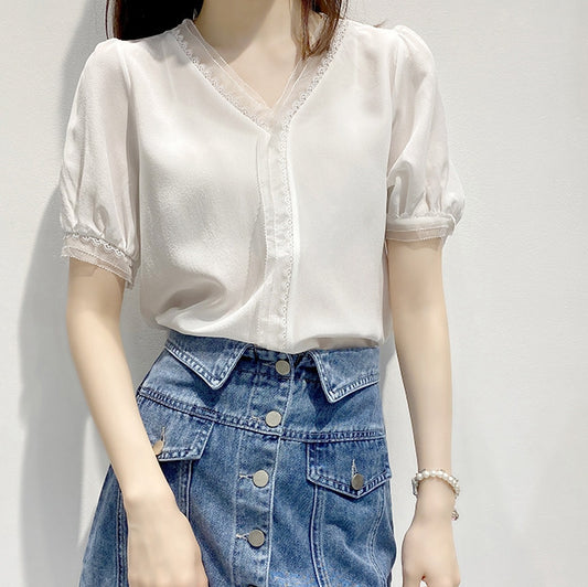 New Stylish Loose V-neck Puff Sleeve Design Sense Niche Lace Top