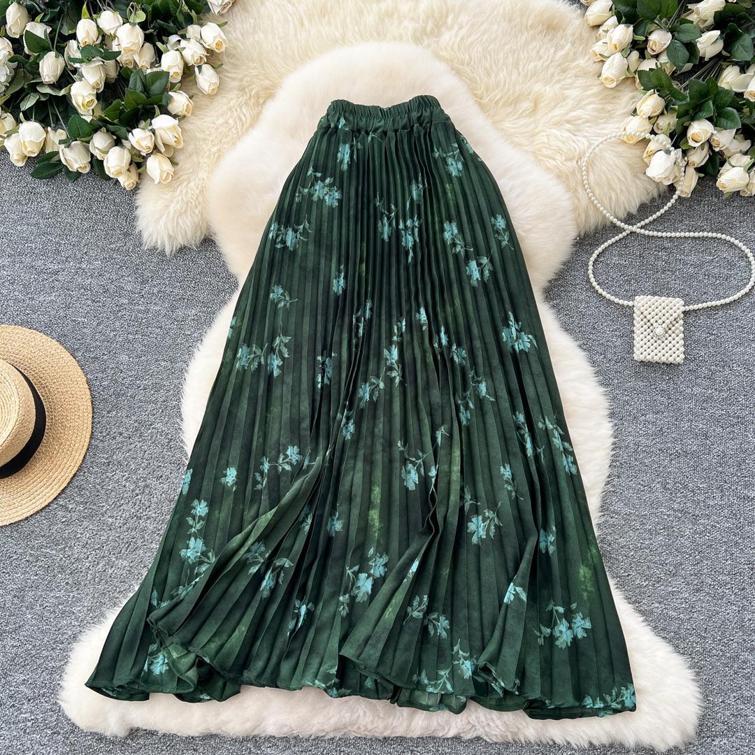 New Flowing A-line Skirt With Draped Pleats And A Delicate Floral Print