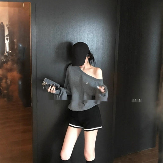 Off-the-shoulder Small Icon Loose Pullover Sweatshirt