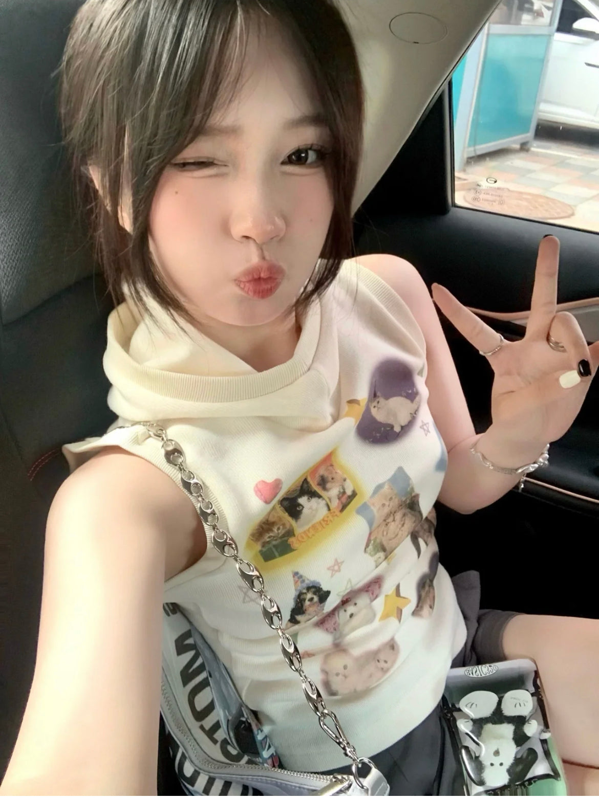 Cute Retro Kitten And Puppy Thick Knit Comfortable Hooded Vest