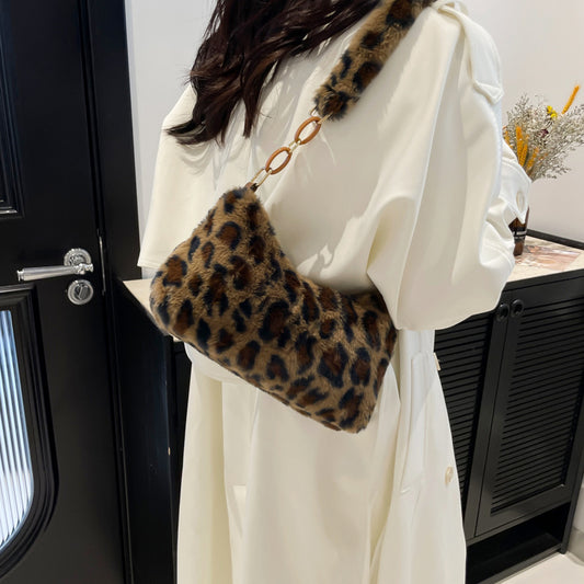 Portable Special-interest Design Simple Western Style Bag