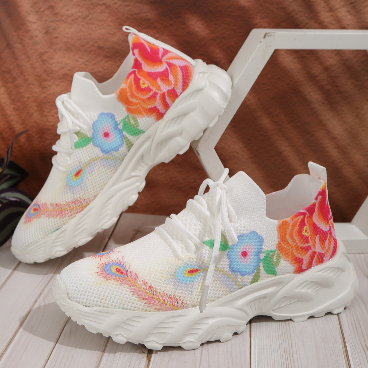 Casual Flower Flying Woven Breathable Surface Soft Bottom Lightweight Sneaker
