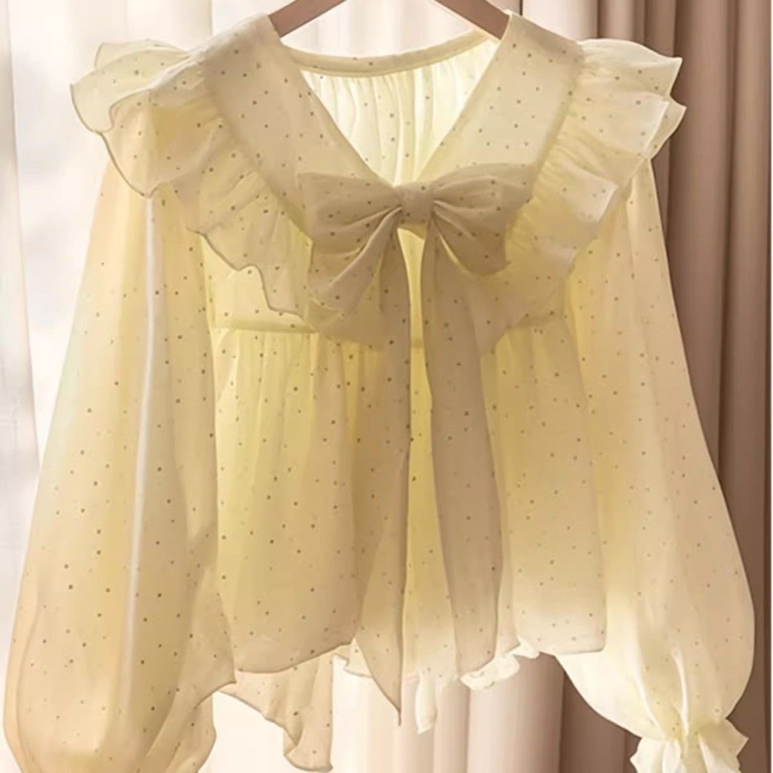 French-style Top With Long Sleeves That Strikes The Perfect Balance Between