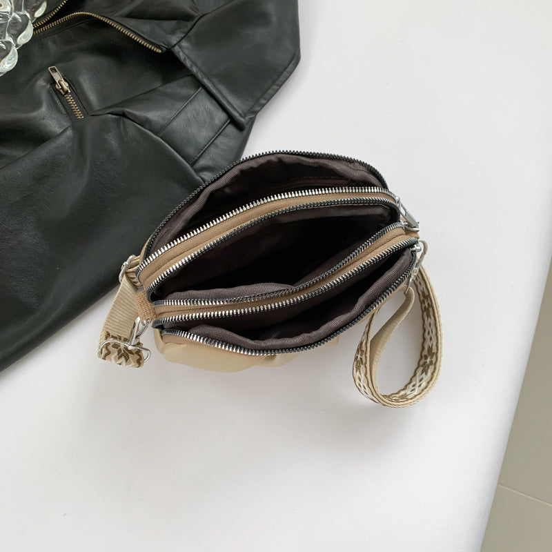 Pure Color All-matching Fashion Pleated Shoulder Niche Korean Casual Messenger Bag