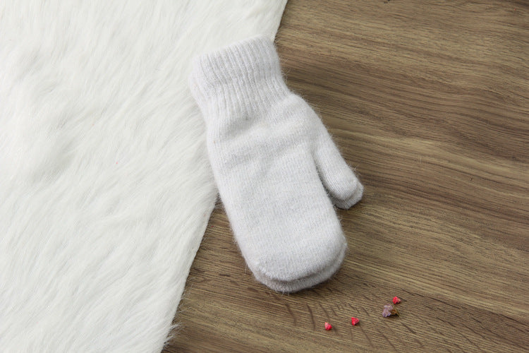Full finger thick woolen gloves