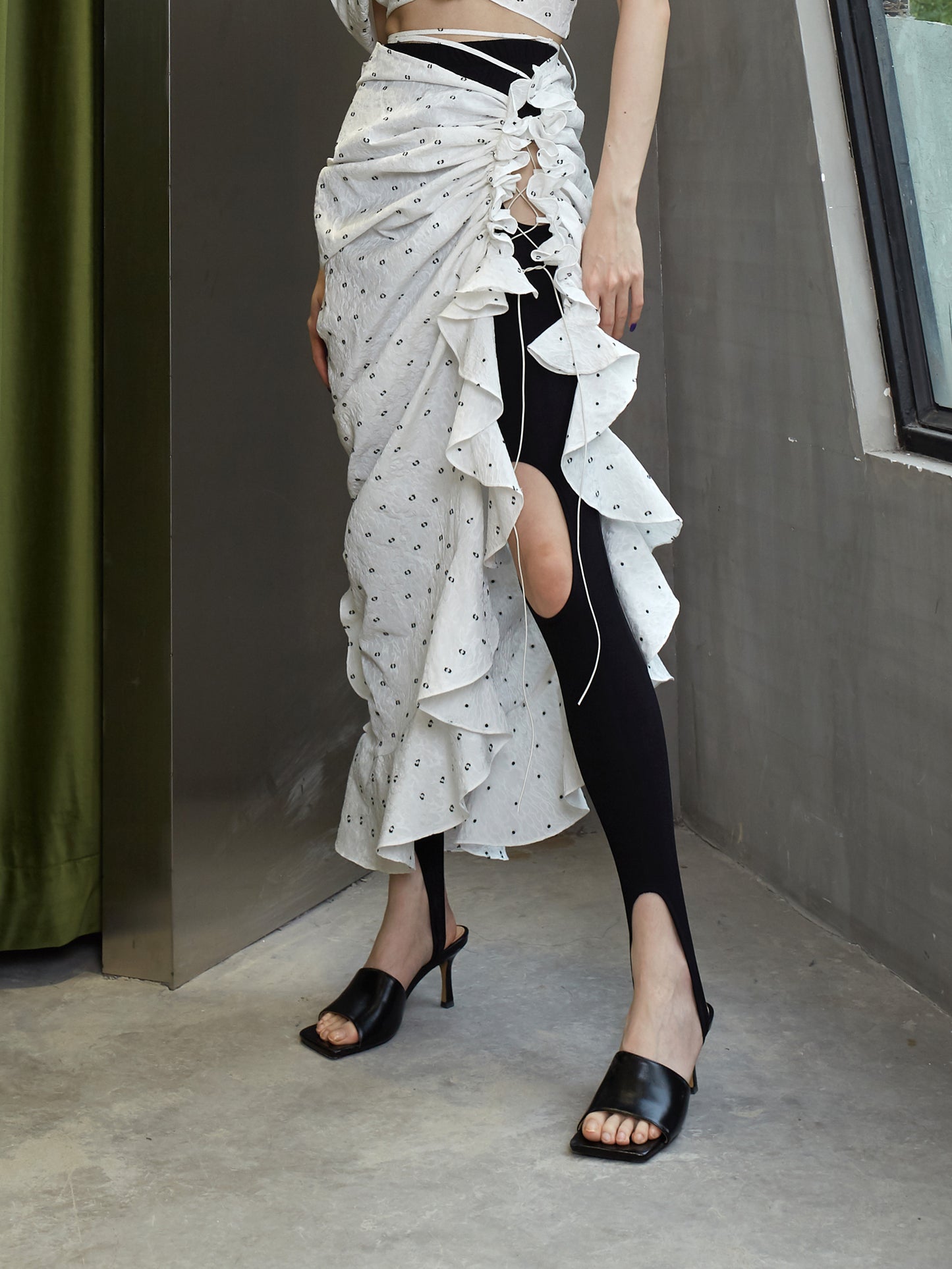 Geometric Hollow Irregular All-match Leggings
