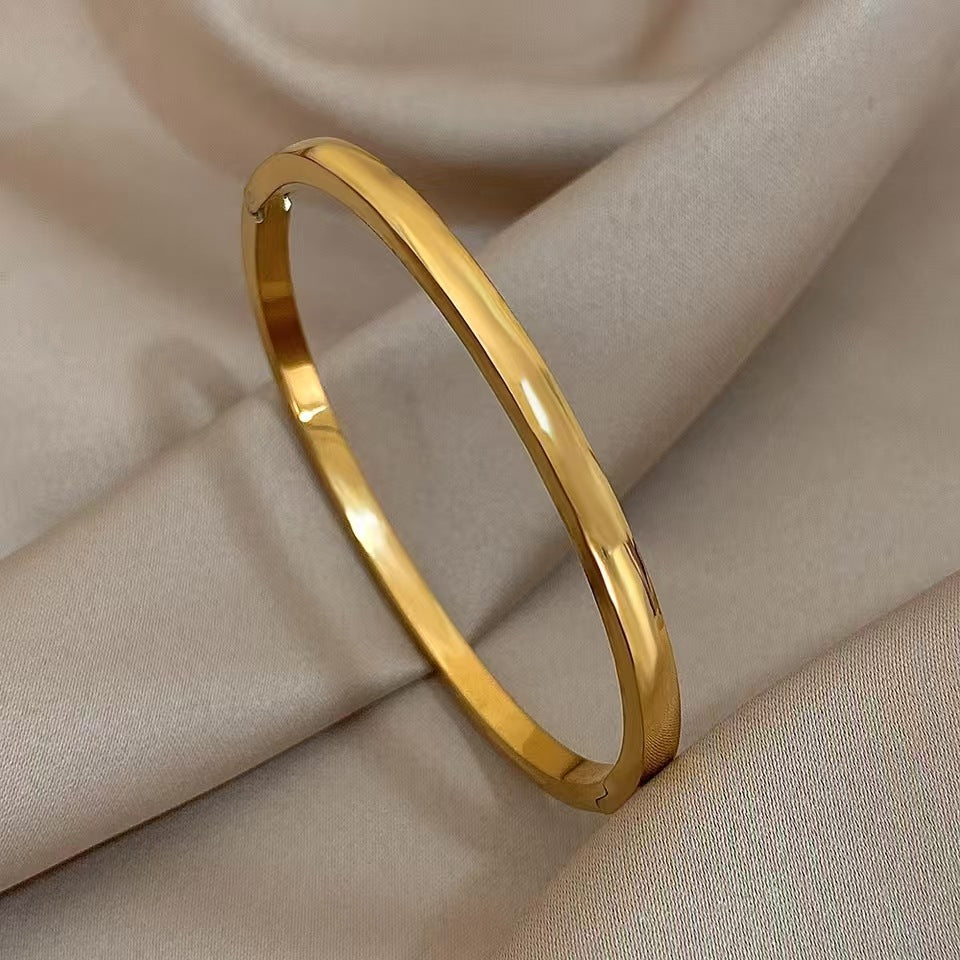 Enkelt Glat Buet Solid Oval Armring