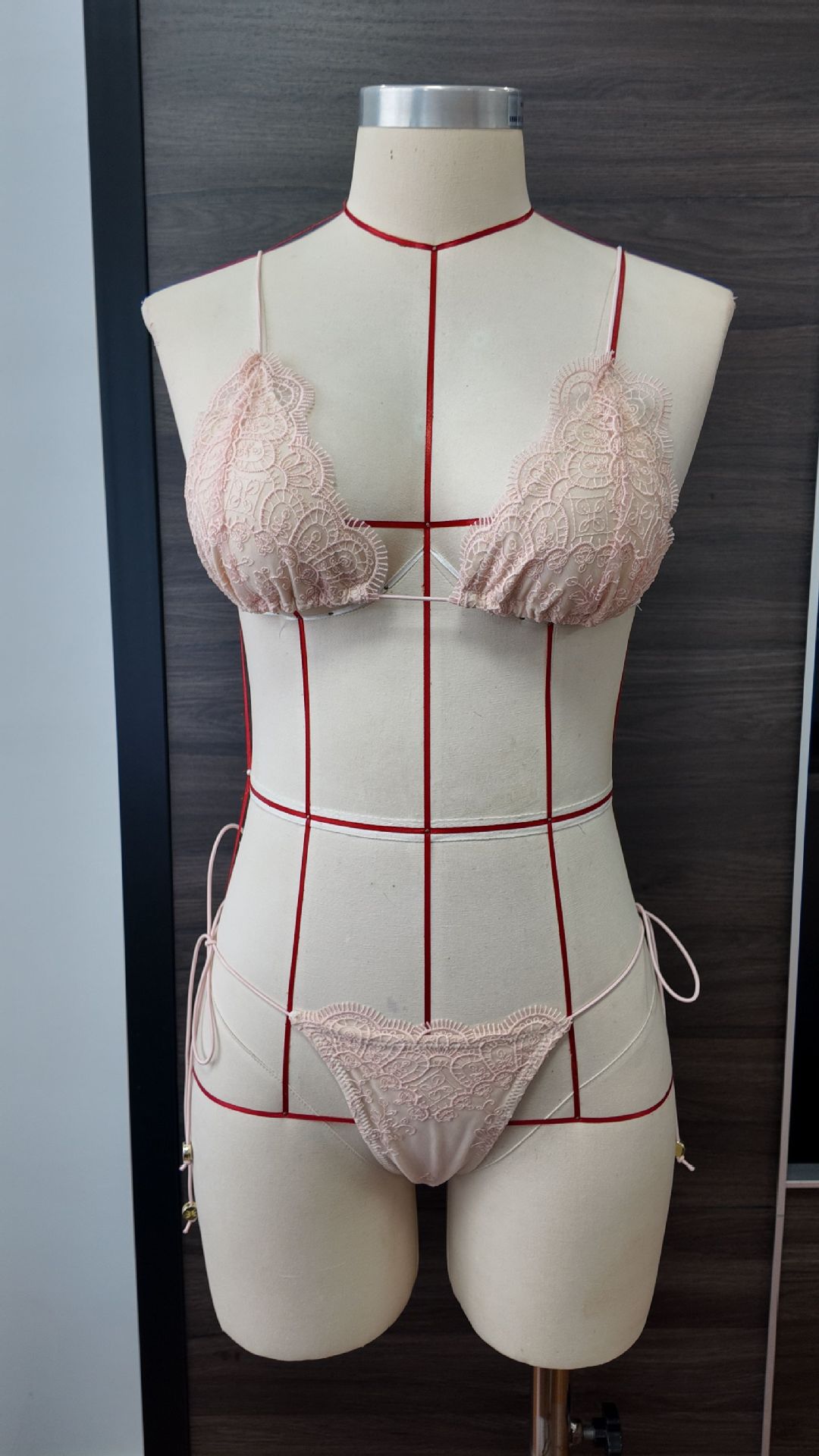 European-style Lace-up Sexy Bikini With Ruffled Trim And Two-tone Design