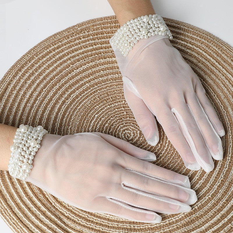 Short Yarn Cuff Beaded Gloves