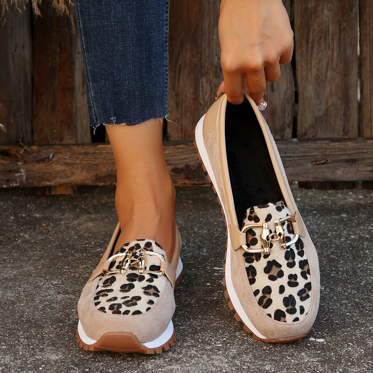 Fashion Women's Summer Metal Buckle Flat Shoes