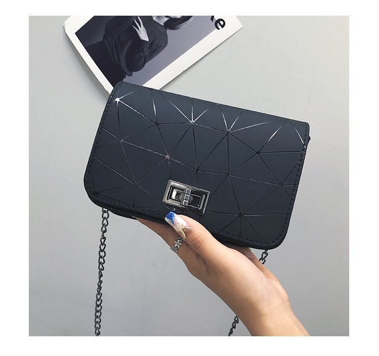 Chain crossbody bag