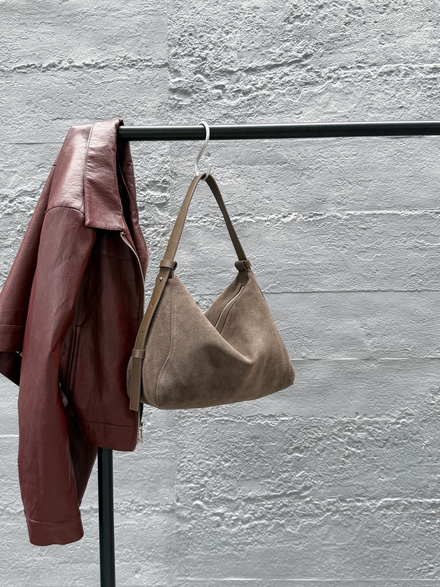 Large-capacity Tote Bag Made From Matte Cowhide