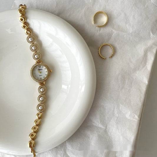 Classic Style Natural Freshwater Pearl Berm Plate Watch For Women