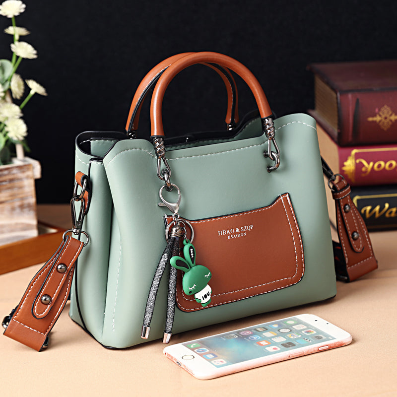 New Fashionable Portable Large Capacity Messenger Bag