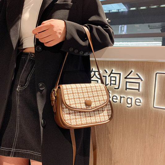 Texture Contrast Color Woolen Small Square Bag