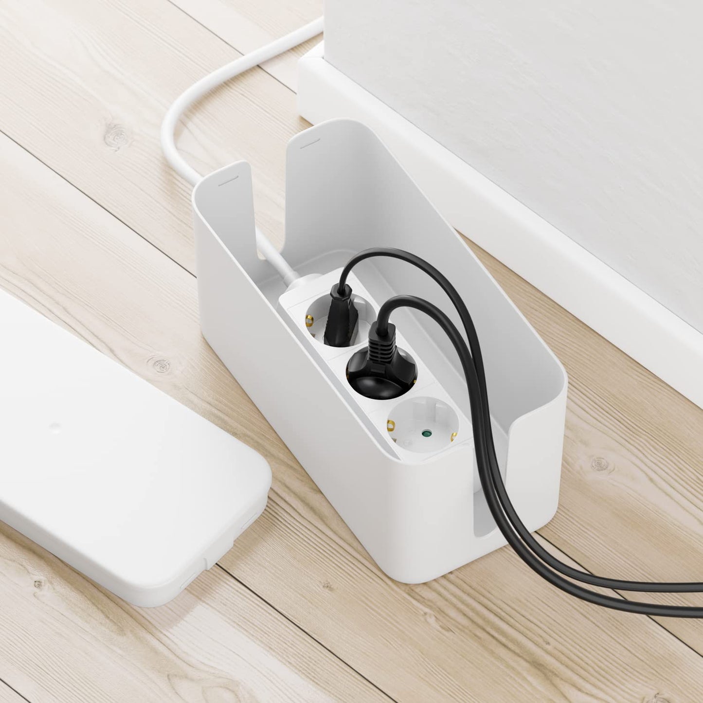 deleyCON Kabelhanternig Box Kabel Organiserare Box Kabellåda 23,5cm x 11,5cm x 11,5cm Robust Plast 2 Sidomonterade Kabelledare Skydd och Säkerhet Vit