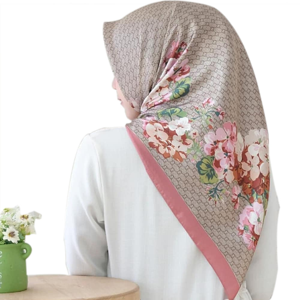 Explosive Leopard Printed Large Square Scarf