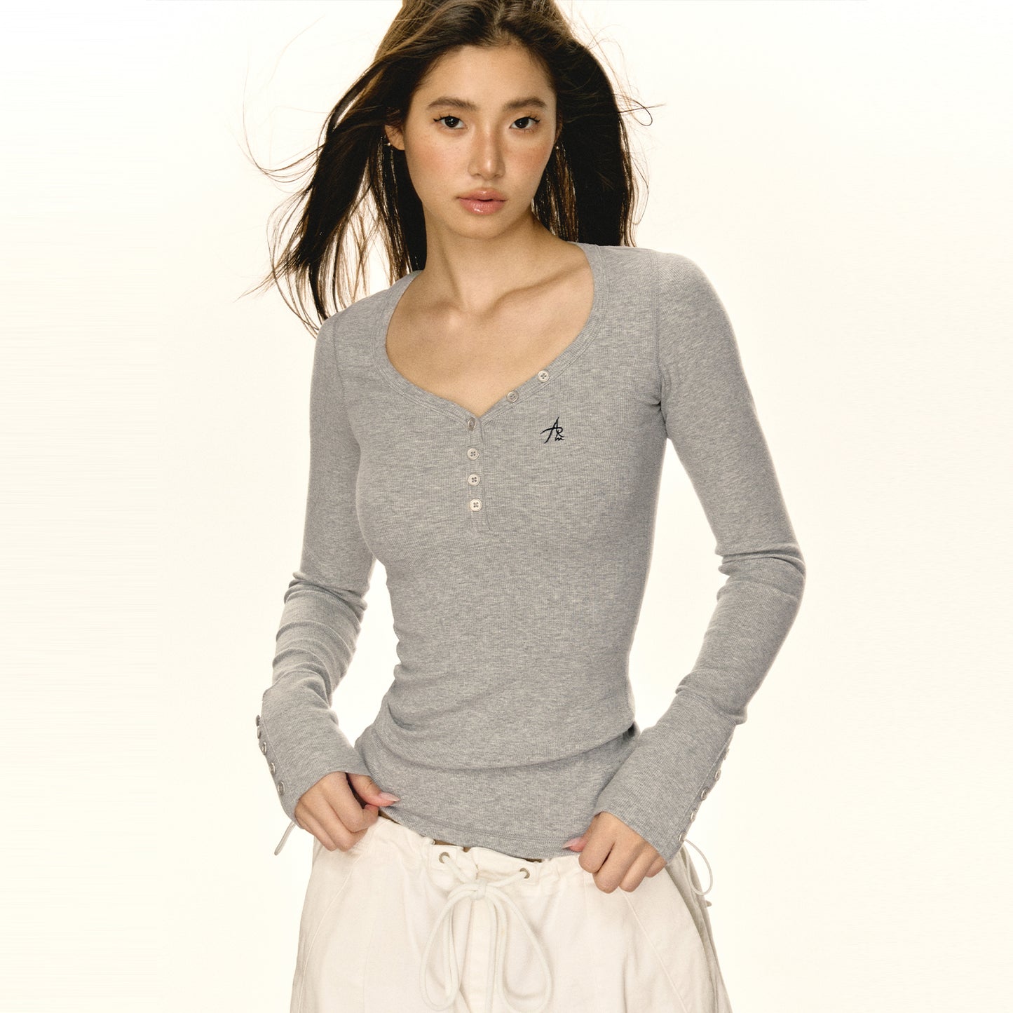 Retro V-neck Slim Fit Long-sleeved T-shirt Inner Wear Blouse