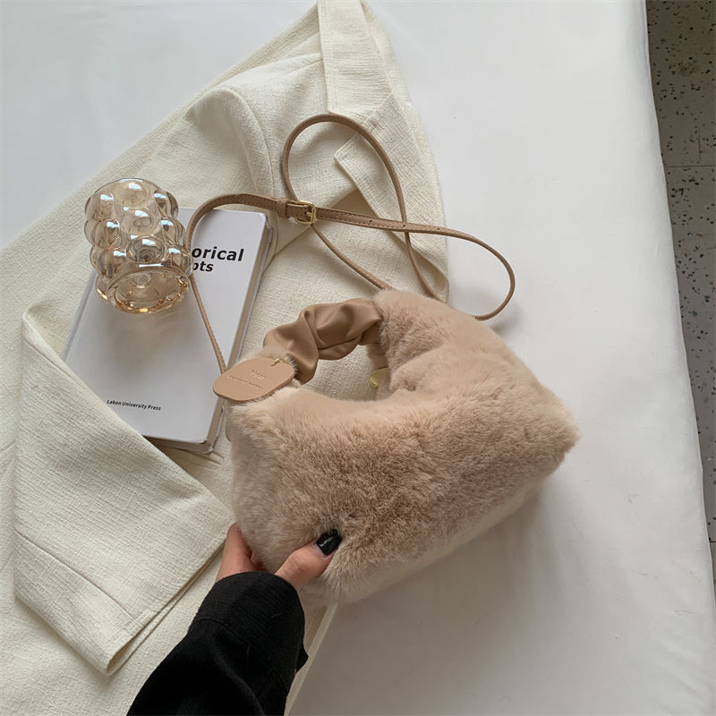 Versatile And Fashionable Small Plush Handbag