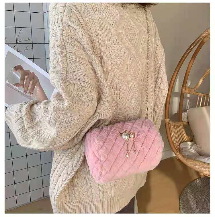 Women's Fashion Diamond Embroidery Thread Shoulder Messenger Bag