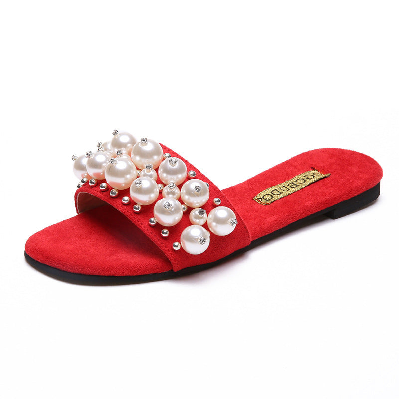 Pearl slippers with rivets