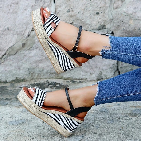 Women's shoes with thick bottom