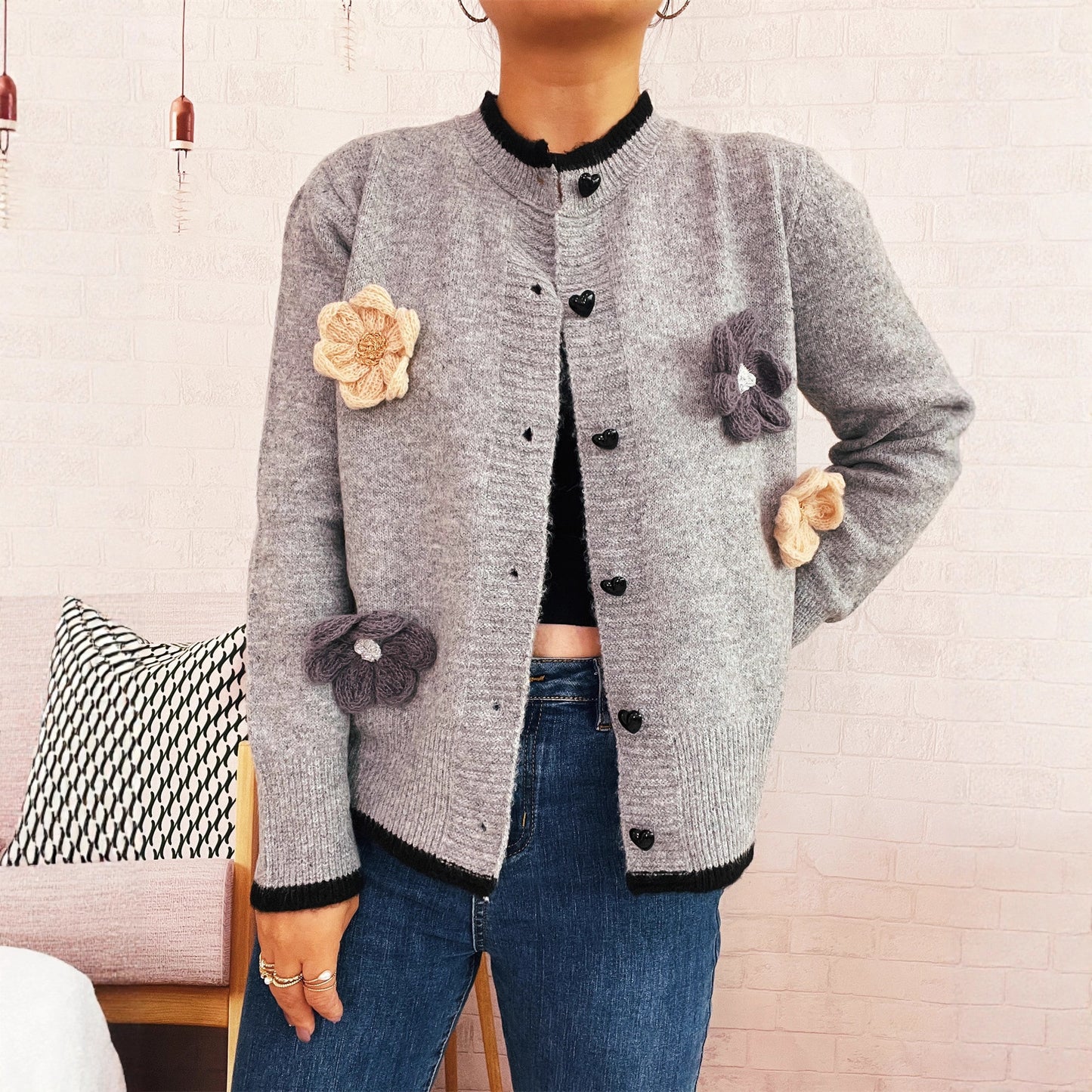 Casual Three-dimensional Flower Decoration Contrast Color Round Neck Knitted Sweater