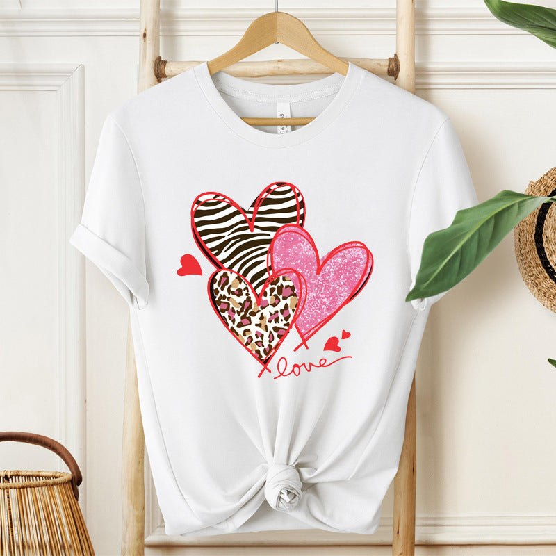 Leopard-Print Heart-Shaped Valentines Day Design, Loose-Fit, Fashionable, Casual Short-Sleeve Top