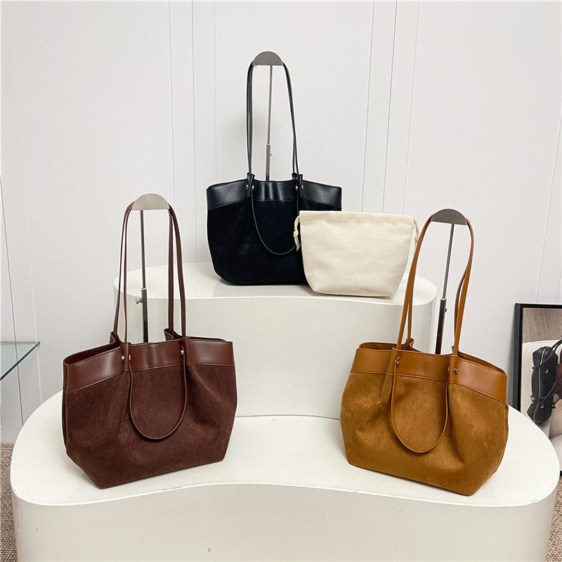Chic, Western-style Large-capacity Commuter Shoulder Bag